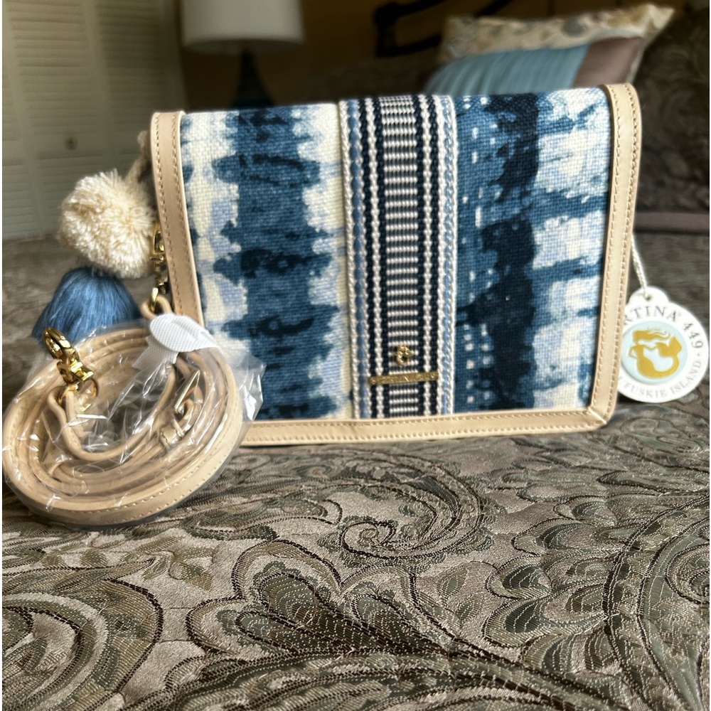 Oyster Factory Tides  Clutch Crossbody by Spartina 449